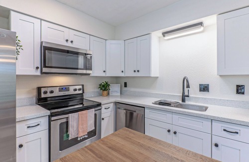 Tempe Apartment | Walk to Sights! 5 min to ASU/Mill and Scottsdale!
