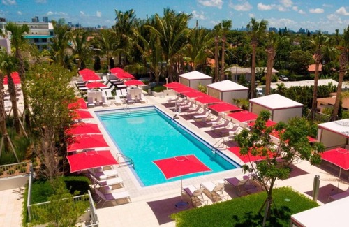 Surfside Hotel | Walk to Surfside Beach from This Well-Appointed Suite w/Kitchenette