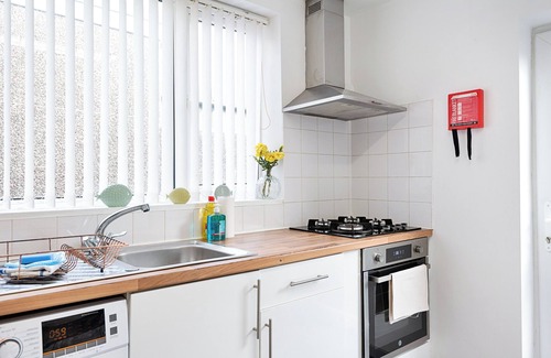 Landore House | Walk to Swansea Stadium, 3 Rooms, Smart Tv's