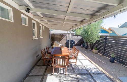 Paso Robles House | Walk to Tasting Rooms ~ Prime Location + Firepit