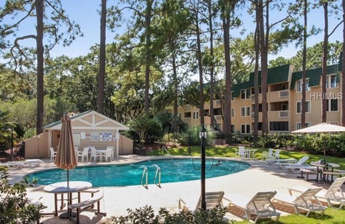 Palmetto Dunes Condo | WALK TO THE BEACH! First floor condo, fully renovated