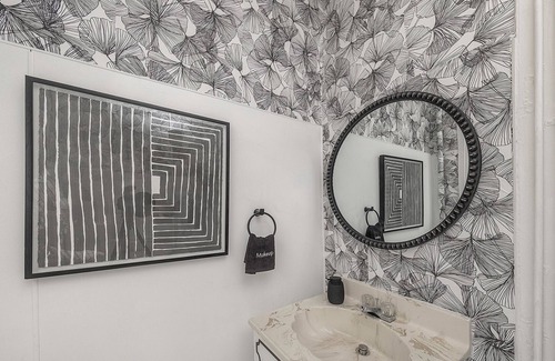 South Boston Apartment | Walk to the beach. 5 min from Boston Seaport.