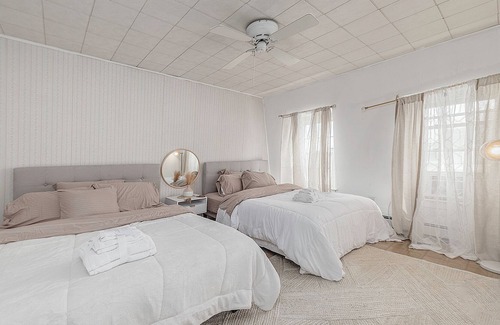 South Boston Apartment | Walk to the beach. 5 min from Boston Seaport.