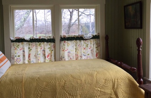 Owls Head Cottage | Walk to the Beach Cottage. Shared private beach 4 minute walk.