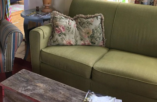 Owls Head Cottage | Walk to the Beach Cottage. Shared private beach 4 minute walk.