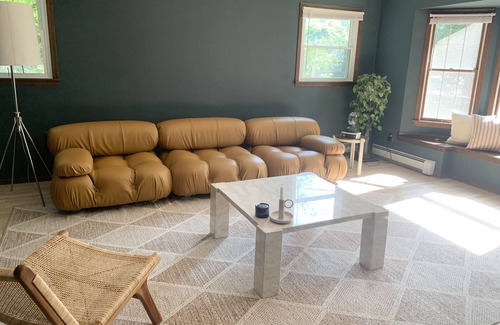 Baiting Hollow Cottage | Walk to the beach from this 4-bedroom cottage in the North Fork