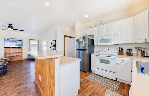 Wimble Shores House | Walk to the beach! Heated Private Pool and Hot Tub
