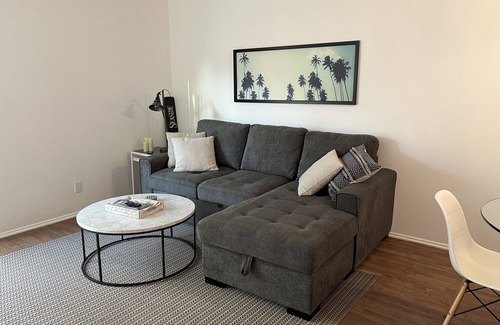 Pierpont Bay Apartment | Walk to the Beach! Pineapple Palms Townhouse Apt
