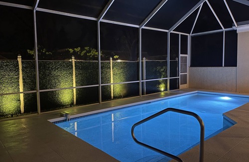 Park Shore Villa | Walk to the Beach! Private Villa with Pool & Lanai – Perfect Naples Getaway