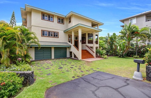 Kailua-Kona House | 🏖️Walk to the Beach! | Spacious Private Home with Pool