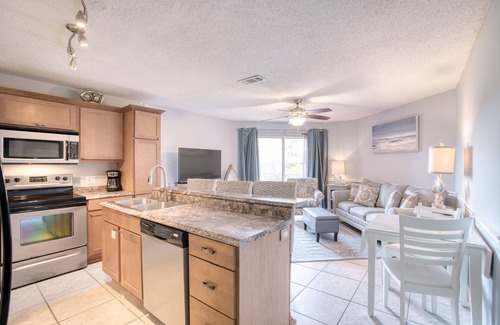 Avalon Beach Estates Condo | walk to the beach 1 minute across