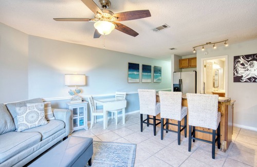 Avalon Beach Estates Condo | walk to the beach 1 minute across
