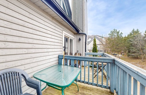Craigleith House | Walk to the Weider Express Lift Dog-friendly condo w/shared pool