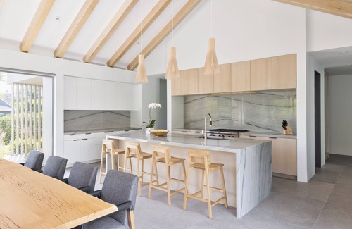 Montauk House | Walk to the Ditch Plains Beach from this 5 bedroom Spacious Modern Surf House!