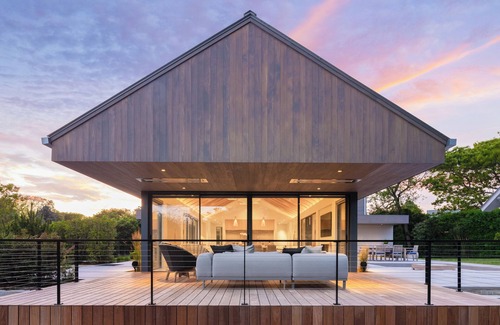 Montauk House | Walk to the Ditch Plains Beach from this 5 bedroom Spacious Modern Surf House!