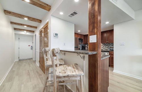 Ono Island Condo | Walk to the HangOut! | Island Winds East Beachfront | Pool | My Beach Getaways