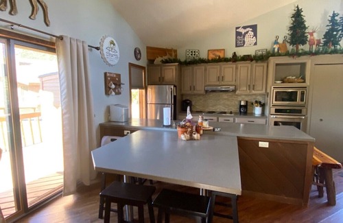 Mancelona Condo | Walk to the slopes at Schuss Mountain