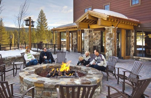 Truckee Villa | Walk to the Slopes - Sleeps 8 in Luxury