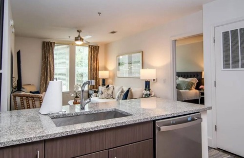 Oxford Condo | Walk to the square and the grove! This 2BR 2BA is the perfect location.