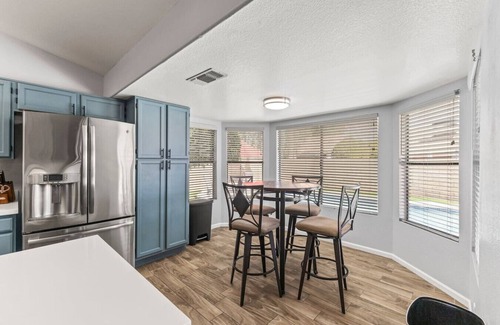 La Buena Vida House | Walk To The Stadium with Pool, Putting Green, & Pool Table & Great Location