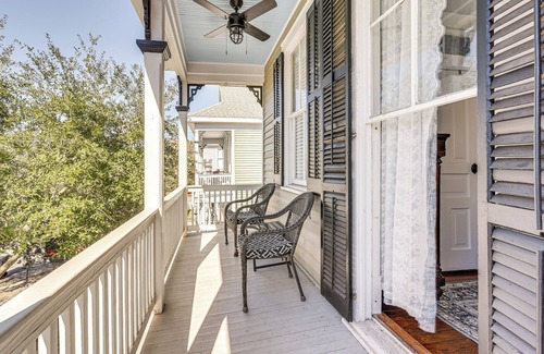Galveston Cottage | Walk to the Strand: Hideaway Haven Retreat