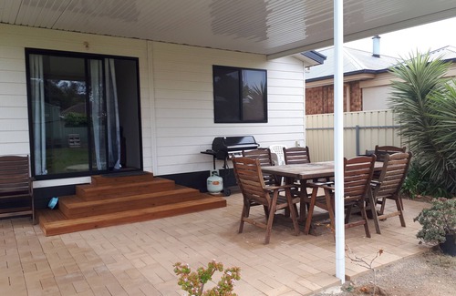 Moonta Bay House | Walk to the Stunning Simms Cove Beach – Just Minutes Away
