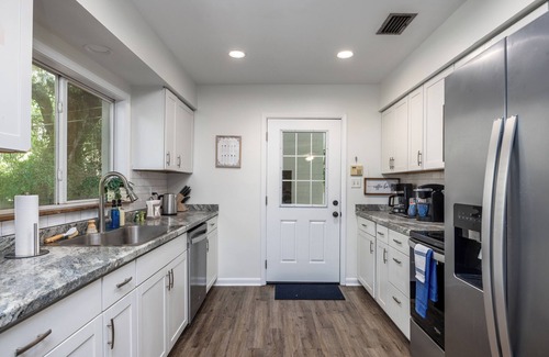 Gainesville House | Walk to the UF football stadium from this spacious 4BR/2BA home that sleeps 14!