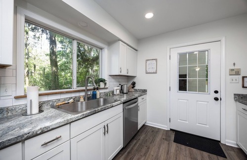Gainesville House | Walk to the UF football stadium from this spacious 4BR/2BA home that sleeps 14!