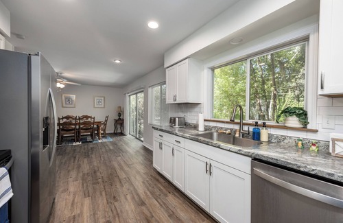 Gainesville House | Walk to the UF football stadium from this spacious 4BR/2BA home that sleeps 14!