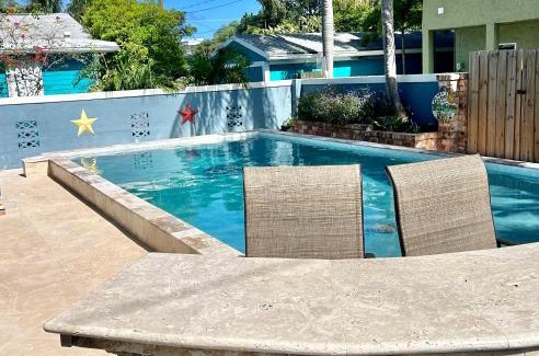Lake Worth House | Walk to the water, chill in the pool & sauna