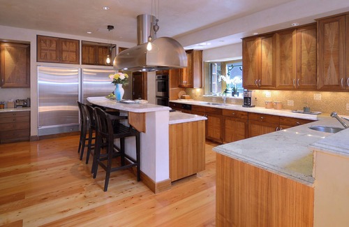 Aspen House | Walk to town! 4 bdrms all king beds. Great ski house w/hot tub near Snyder Park