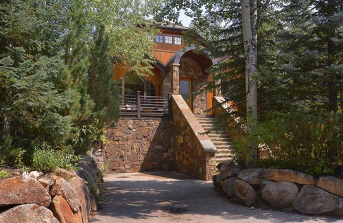 Aspen House | Walk to town! 4 bdrms all king beds. Great ski house w/hot tub near Snyder Park