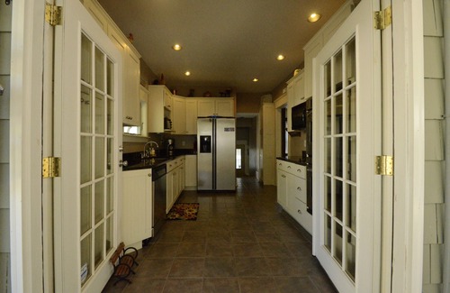 Historic District House | Walk to Town & Beach In Historic Lewes. Sheets & Towels for a week, Fri to Fri