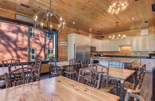 Gatlinburg Cabin | Walk to Town Gatlinburg-Sleeps 60! Hot Tub, Pool Access, Game & Theater Room