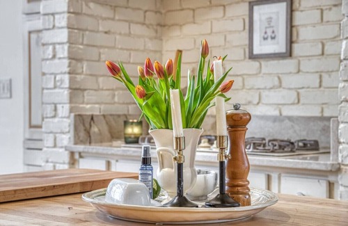 Decatur House | Walk to Town |Hot Tub |Chef Kitchen - The Sunny Spot