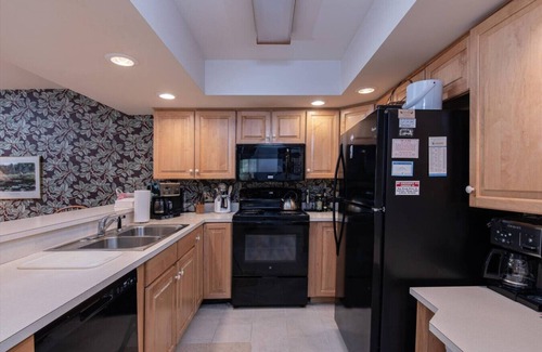 Ludlow Condo | Walk to Trail and Amenities at this Solitude Village Condo