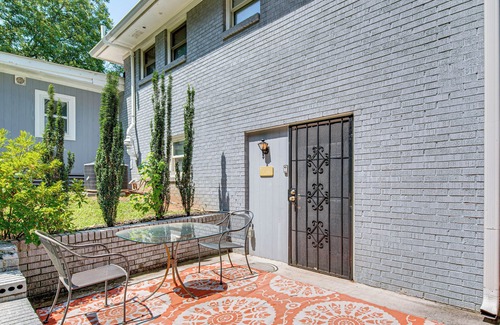 East Point Apartment | Walk to Train & Bus Stop: Hidden Gem in ATL!