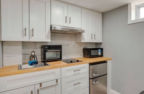 Rahway Apartment | Walk to Train Station, Restaurants: Rahway Studio!