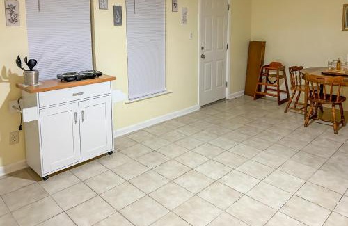 Mobile Apartment | Walk to University of South Alabama Mobile Apt