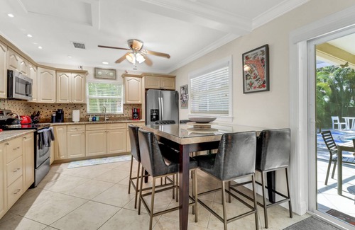 Naples Park House | Walk to Vanderbilt Beach! Private Heated Pool! Close to Mercato and Ritz Carlton