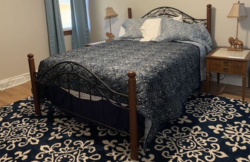 Monroe House | Walk to Vineyard, Single level home, Large yard, No pet fee
