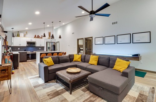 Lake Harmony House | Walk to Water Park: Split-Rock Resort Home w/Deck