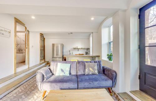 Connelly Apartment | Walk to Waterfront Chic Hudson Valley Garden Apt