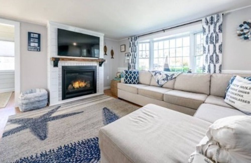 West Dennis House | Walk to West Dennis Beach, All New, Central AC, Very Clean, All Amenities/Linens