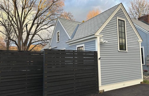 Williamstown House | Walk to Williams * Steam Sauna * Ritz-Carlton Bed