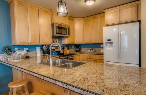 Downtown Leavenworth Condo | Walk to Xmas Lites, Festivities, Coaster, Free Parking, Grnd Floor Condo