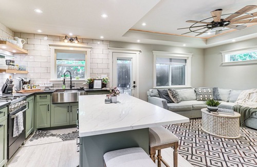 Zilker House | Walk to Zilker Park, Barton Springs Pool! Cozy Gem