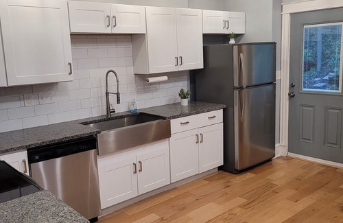 Avondale House | Walk to Zoo, UC, Short Vine entertainment, and hospitals. Close to everything