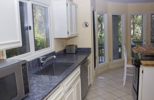 Oceanside House | Walk/very close to Beach/Private heated Pool/Free Bikes Tennis High Speed Wifi