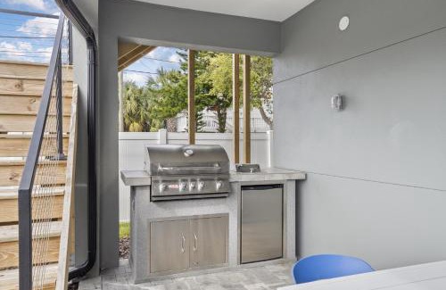 Indian Rocks Beach House | Walk2beach, Heated Salt Pool, Pool Table Gameroom